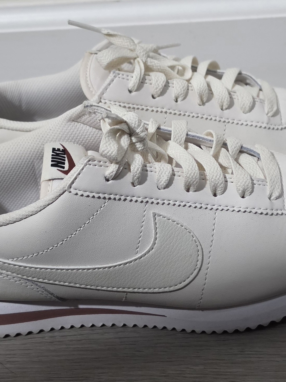 Nike Men’s Classic White Leather Low-Top Sneakers